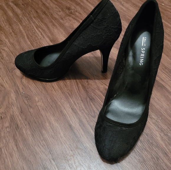 Heels - Picture 4 of 7